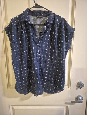 Loft Casual Navy Printed Button-Front Women’s Top